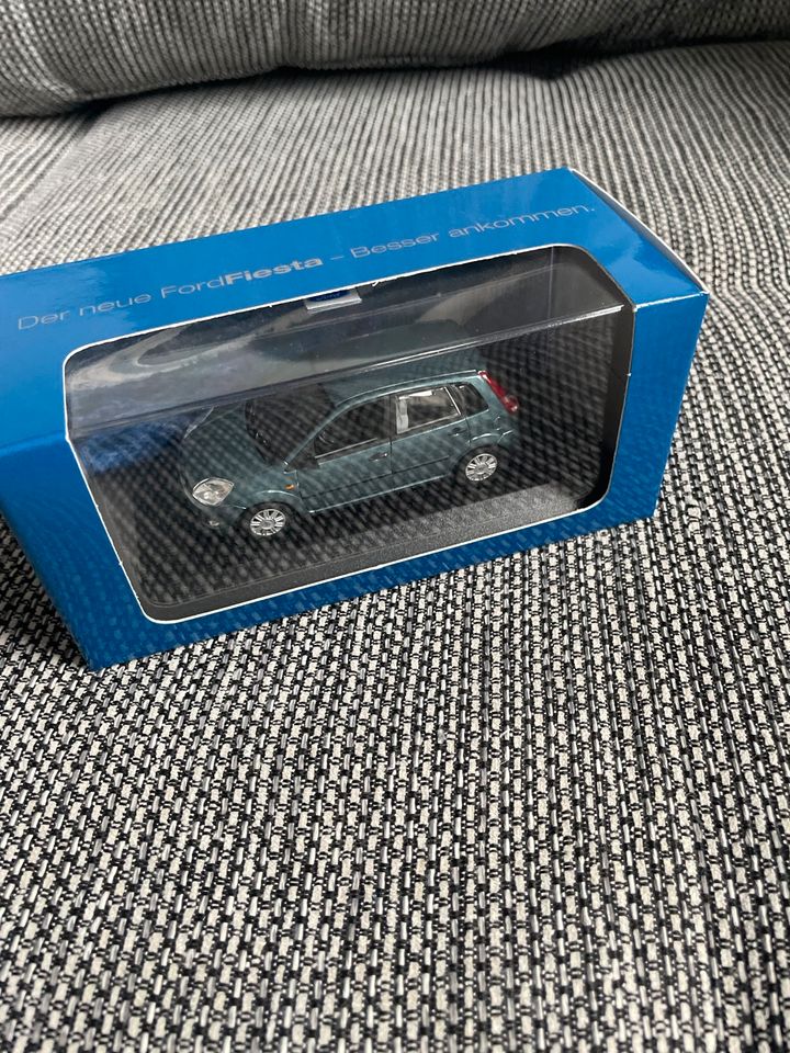 Minichamps Ford Fiesta 1:43 Modellauto in Genthin