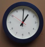 Wanduhr Küche Uhr Blau Kunststoff Quartz Niedersachsen - Celle Vorschau