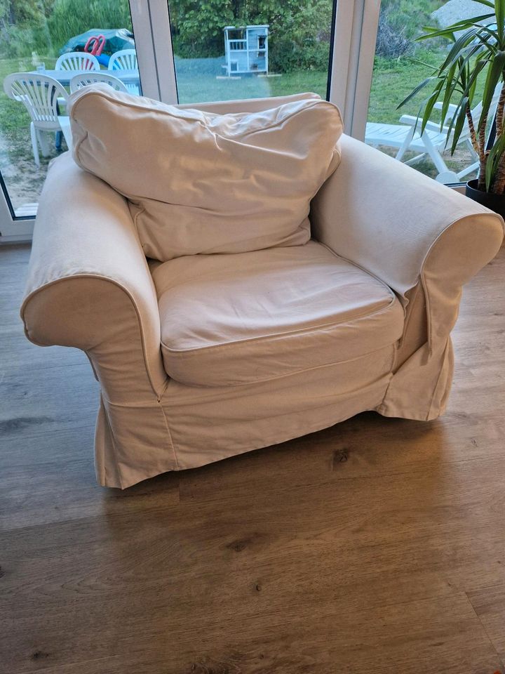 Sofa Couch Ektorp IKEA weiß 3 Sitzer plus Sessel in Schlagsdorf (bei Gadebusch)