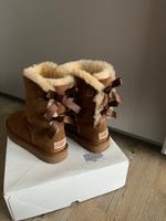 UGG Bailey Bow || 37 wNEU Boots Chestnut Stiefeletten Damen Brandenburg - Hoppegarten Vorschau