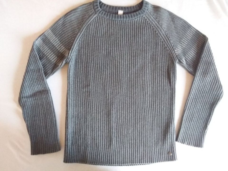 ESPRIT lässiger Jungen Patent Strickpullover in Größe 140/146 S in Grasbrunn