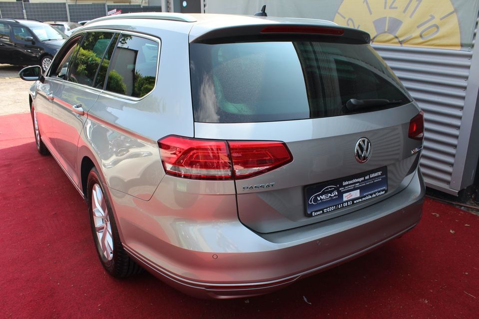 Volkswagen PASSAT VARIANT COMFORTLINE BMT NAVI KLIMA PDC 2H in Essen