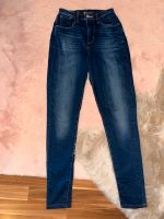 Levi’s high rise Skinny Jeans Röhrenjeans Levi Strauss Jeans Top Nordrhein-Westfalen - Leverkusen Vorschau