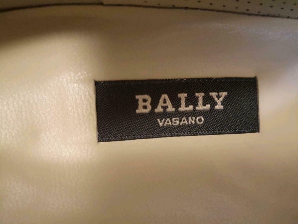 Bequeme Bally Vasano weiße Pumps Größe 7 in Hamburg