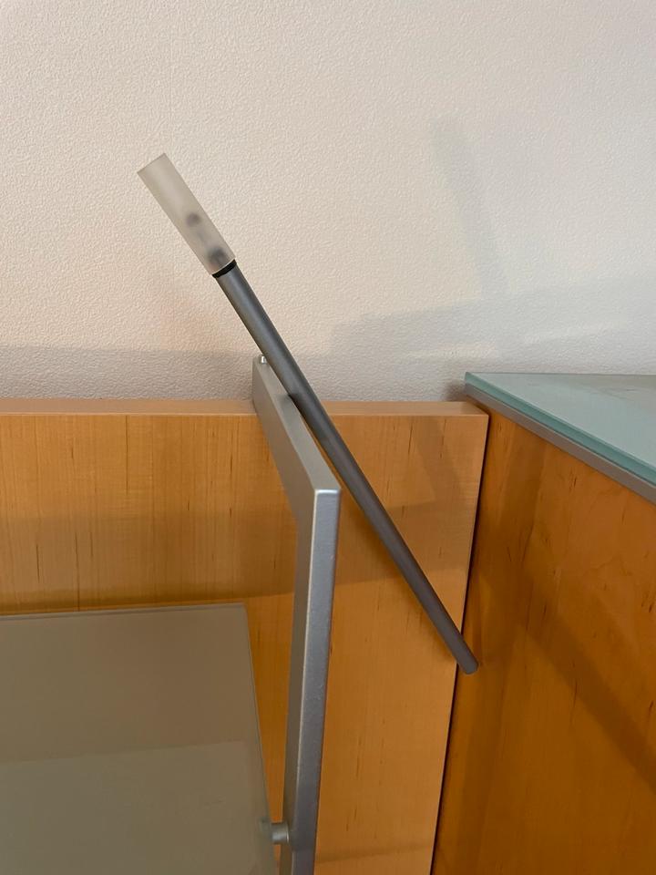 Wohnzimmerschrank mit Beleuchtung und Fernsehplatte in Goldenstedt