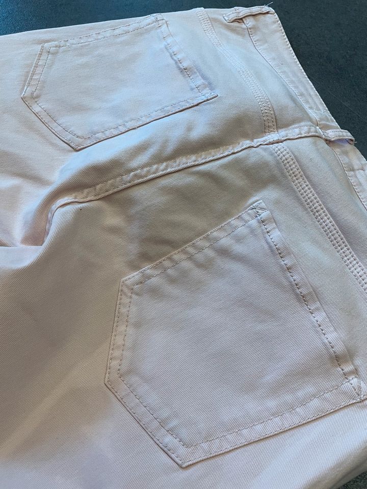 Schöne rosa Sommerjeans, leichter Stoff H&M 38 gut erhalten in Stipshausen