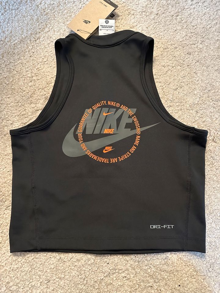 Nike top Oberteil dri fit schwarz Gr. S neu in Bonn