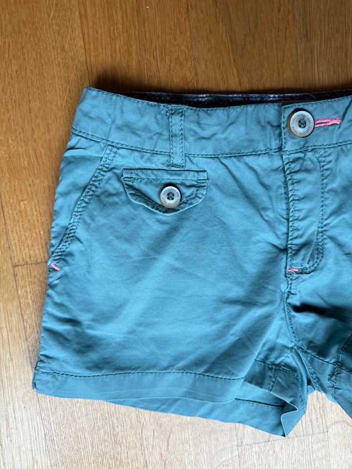 H&M Zara Shorts Jeans Gr 116 122 (128) blau khaki in Frankfurt am Main