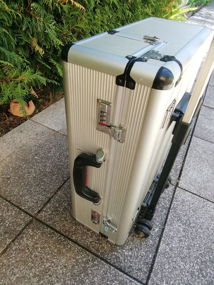 Metall Koffer von Sharp in Bietigheim-Bissingen