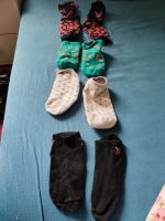 Hübsche Sneaker Socken  & Socken in Größe 35/38 Nordrhein-Westfalen - Bergkamen Vorschau