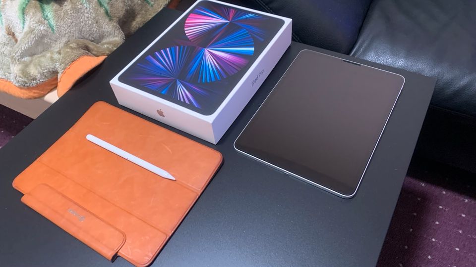 Apple iPad Pro 2021 128GB in Silber mit Zubehör und OVP in Bremen