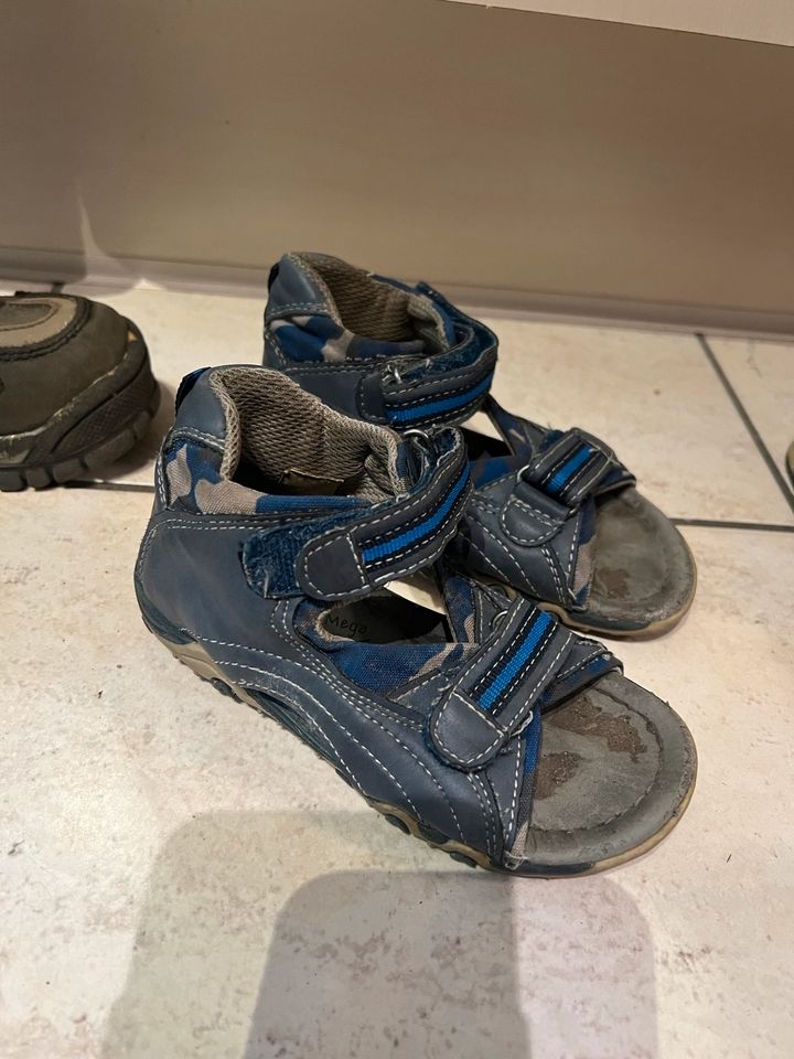 Schuhpaket Gr.26 Jungen Sandalen Geox Winter Sport Schuhe in Dresden