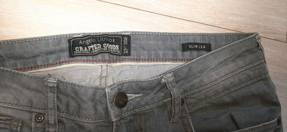 Herrenjeans Jeans S. Oliver Petrol W 33/34/36 L 34 in Obergurig