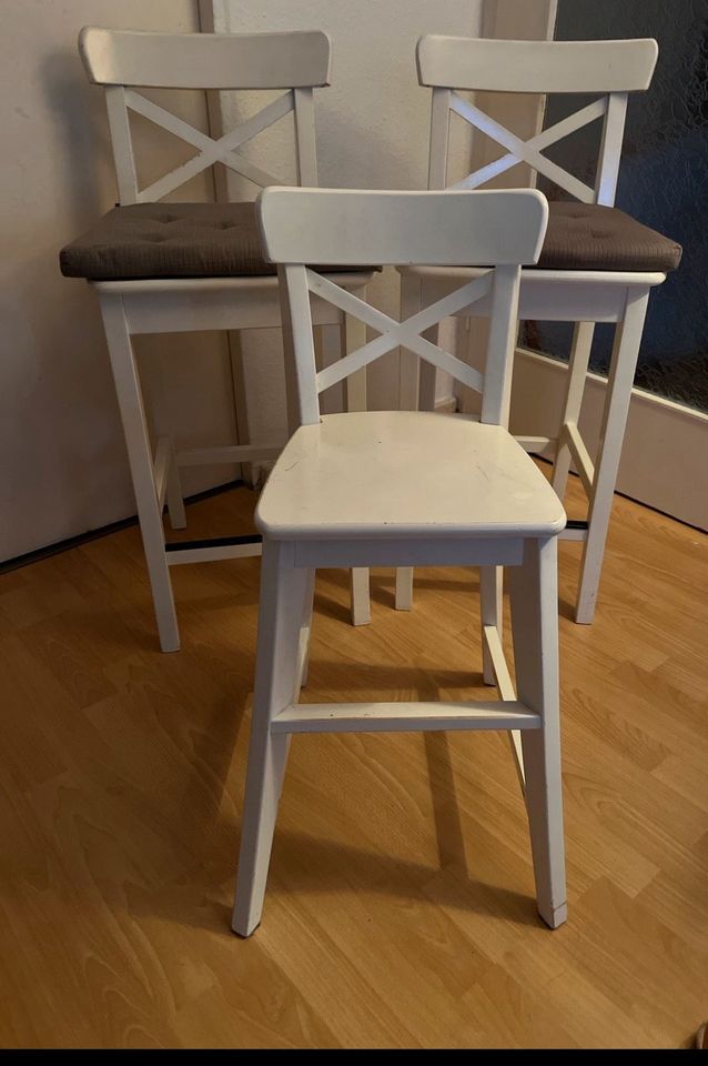 Ikea Barhocker der Serie Ingolf u. ein Hochstuhl in Bergen auf Rügen