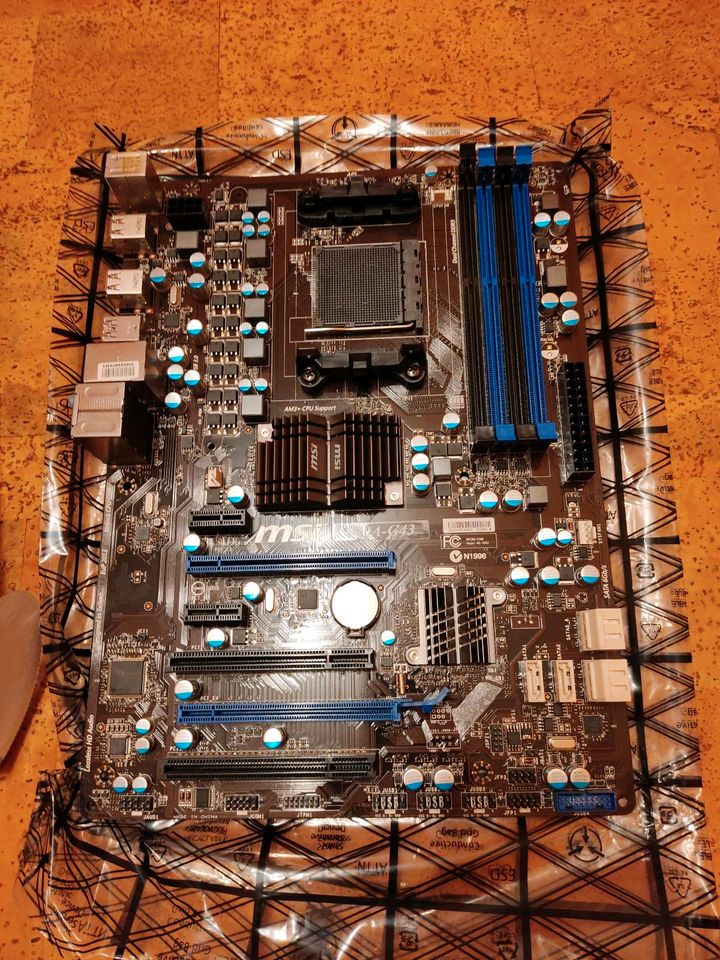 Mainboard MSI 970A-G43 in Holzen