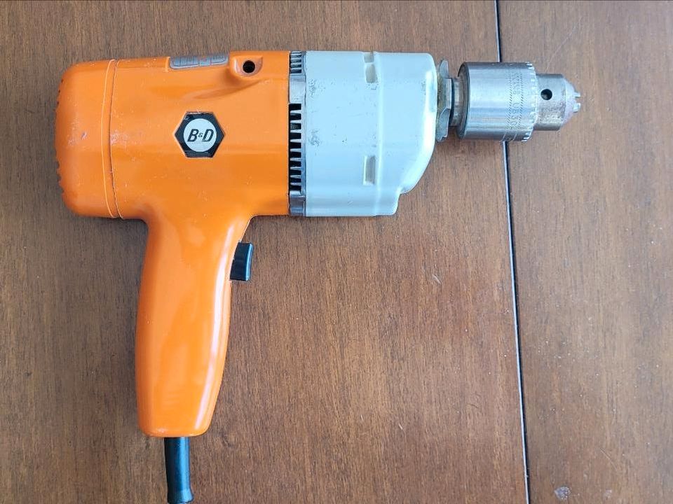 BLACK & DECKER DNJ84S2 Schlagbohrmaschine in Gauting