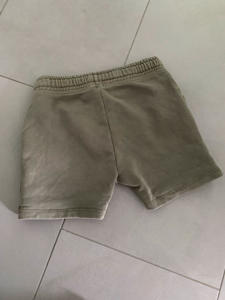 Khaki Sweat Shorts in Gr 104 von Mango in Rheda-Wiedenbrück