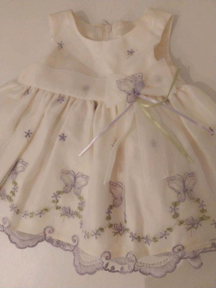 Kleid festlich 3monate von cinderela Creme weiß flieder  sommer in Bersteland
