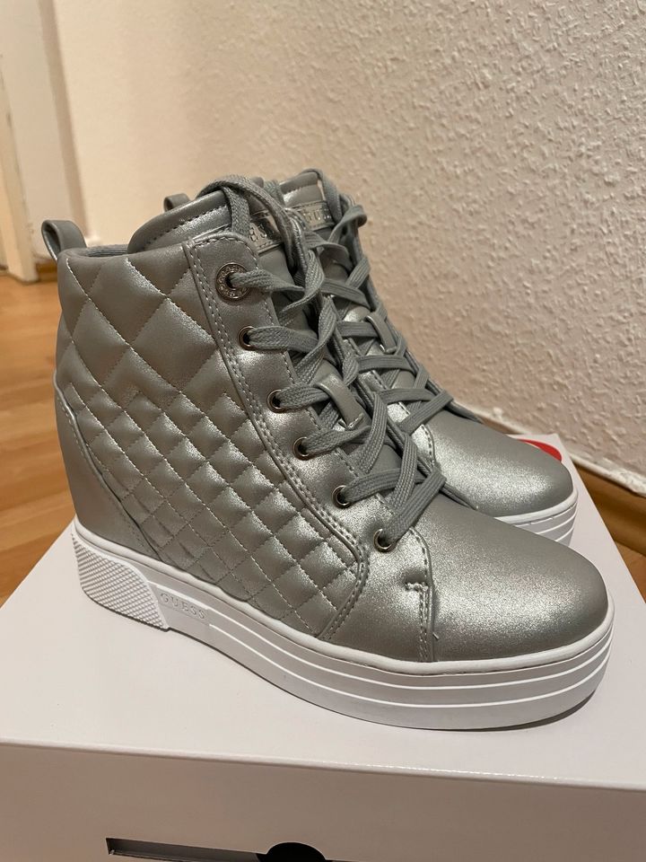 Guess Schuhe/Sneaker hoch, silber Damen, NEU in Karlsruhe