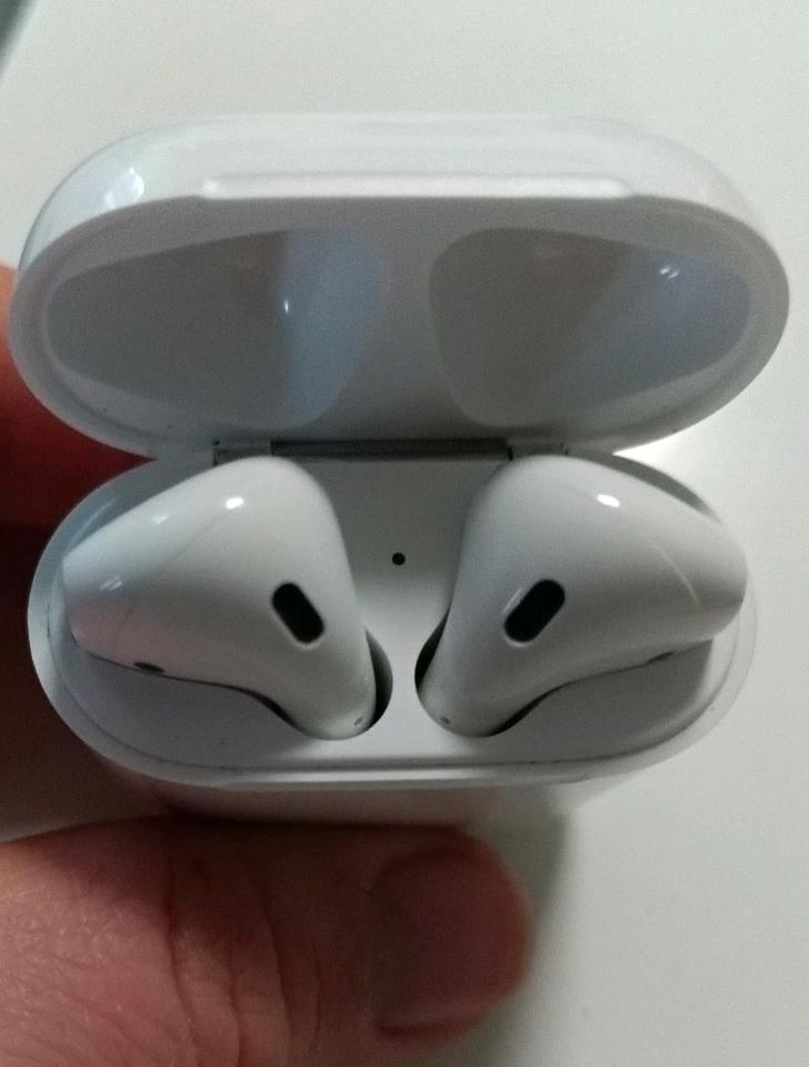 Airpods 2. Generation von Apple in Karlsdorf-Neuthard