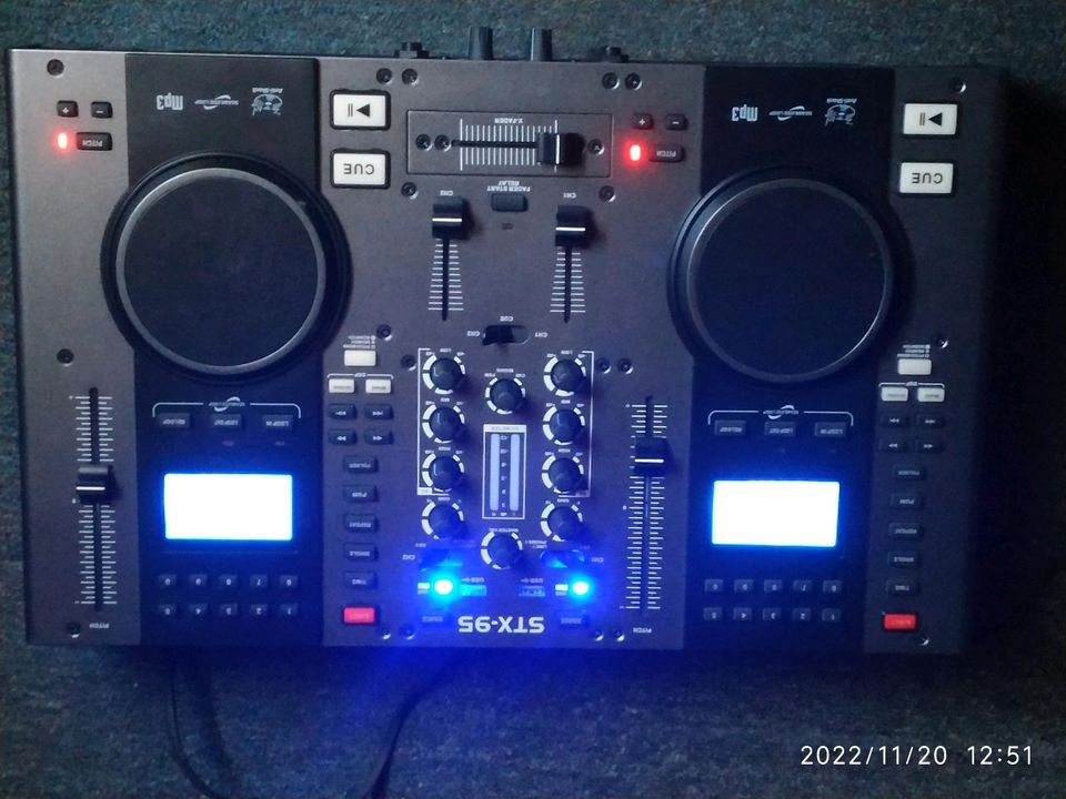 Mischpult Skytec STX 95 2 Laufwerke inkl. USB DJ Controller in Itzehoe