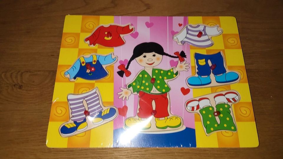 Puzzle Kinderpuzzle Holzpuzzle Kleidung in Gerolzhofen