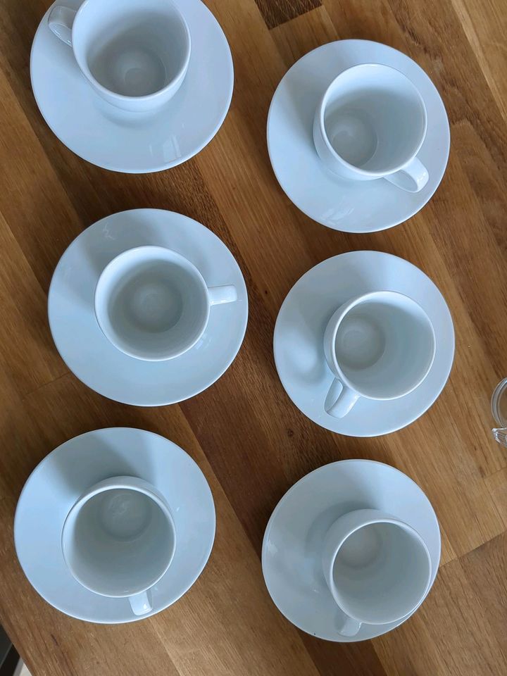 Espressotassen Unterteller 6 Stück weiß in Tiefenbronn