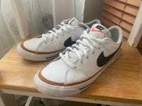 Nike Schuhe Gr.38 gr. 5.5 Sneaker Turnschuhe Kinder Damen Hessen - Neu-Anspach Vorschau