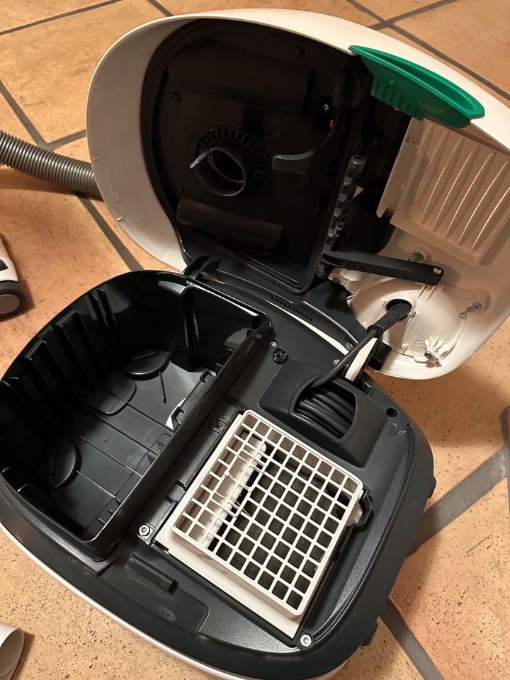 Vorwerk Kobold VT270 mit Zubehör in Pfronten