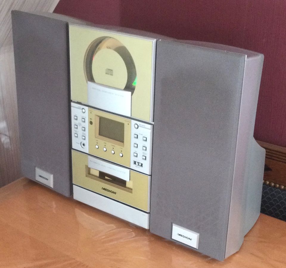 MEDION micro vertikal hifi Anlage MD4096 in Weitefeld