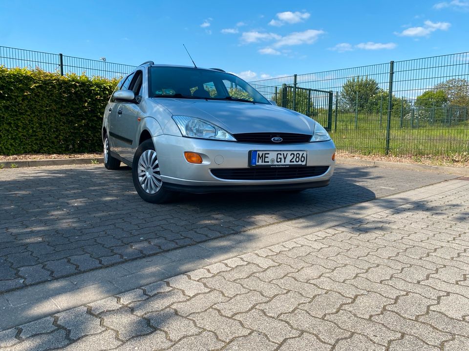 Ford Focus mk 1 Kombi 1.6 in Obernkirchen
