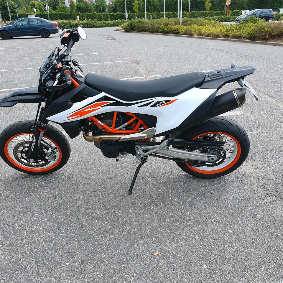 KTM SMCR 690 Supermoto in Neversdorf