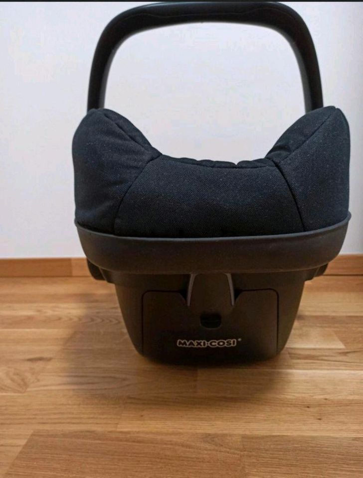 Maxi Cosi Pebble Plus, 2way Familyfix, 2way Pearl in Plüderhausen