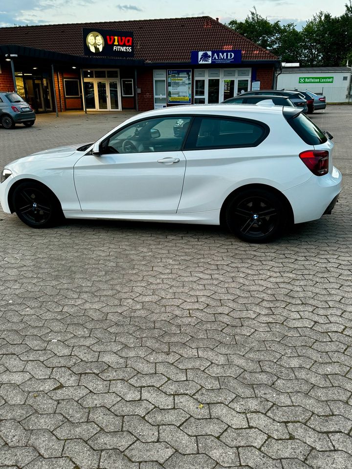 BMW 1er 116i mit M PAKET mit APPLECARPLAY in Bremerhaven