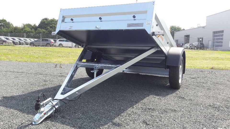 Kippbarer neuer 750 kg Anhänger, PKW-Anhänger, Trailer, offen in Ilsede