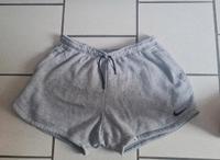 Nike Gr. L Loose Fit 40/42  kurze Hose Shorts Nordrhein-Westfalen - Iserlohn Vorschau