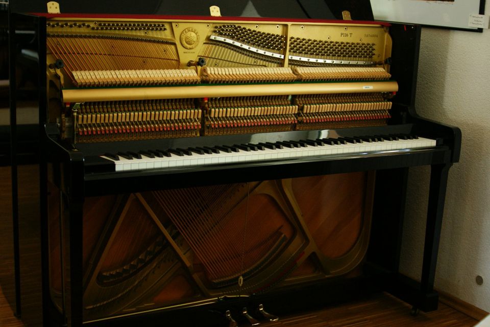 Klavier Yamaha P-116T schwarz Piano werkstattüberh. mit Garantie in Obergröningen