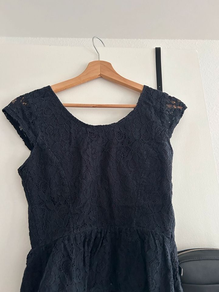 Blaues Schößchen Top mit Bluse Ärmellos Baumwolle Hollister in Berlin