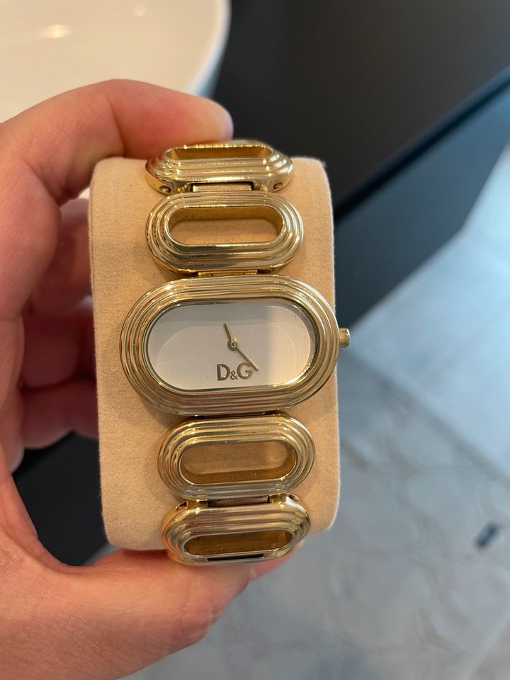 D&G Dolce & Gabbana Armbanduhr Uhr Gold weiß minimalistisch in Limburg