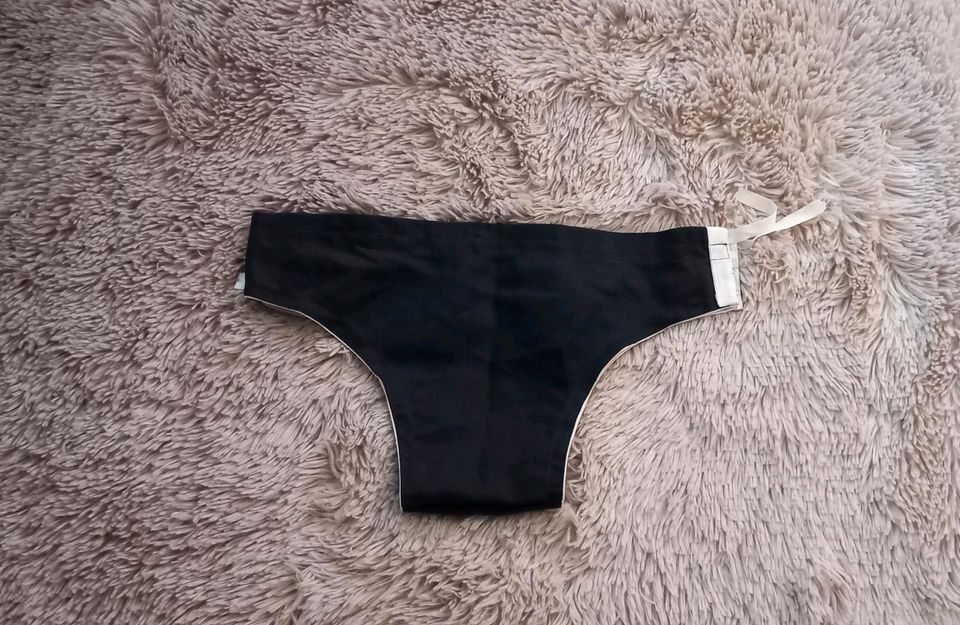 Dreiecksbadehose, DDR, schwarz 164 NEU in Stuttgart