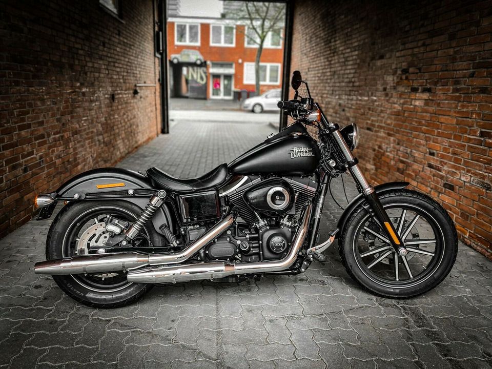 Harley-Davidson Street Bob 2016 36000 Km wie neu in Hamburg