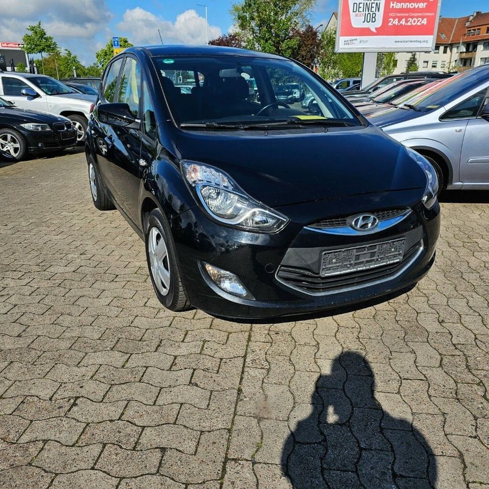 Hyundai ix20 1,6 CRDI TÜV 5.26 SITZH SO+WIN KLIMAANLAGE in Garbsen