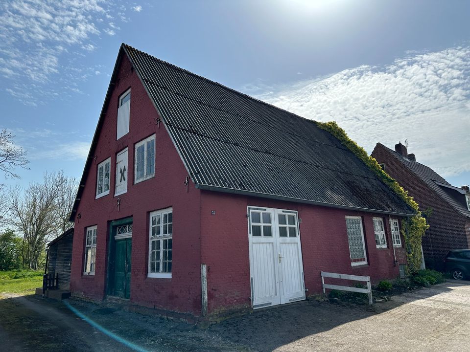 Resthof mit Einliegerwohnung, Reitplatz und viel Weidefläche zu verkaufen in Ihlienworth