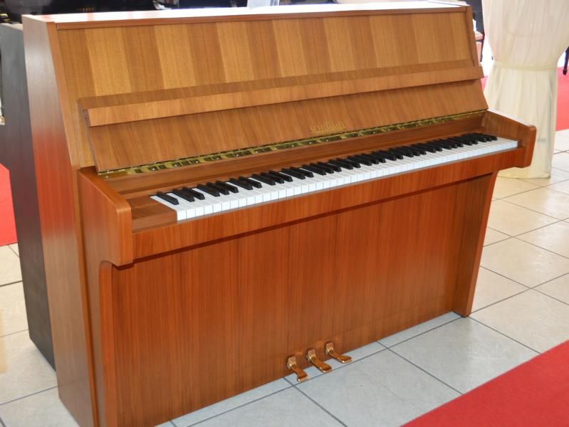 Schimmel Klavier Modell 112/5  in schönen Nussbaum in Michelau i. OFr.