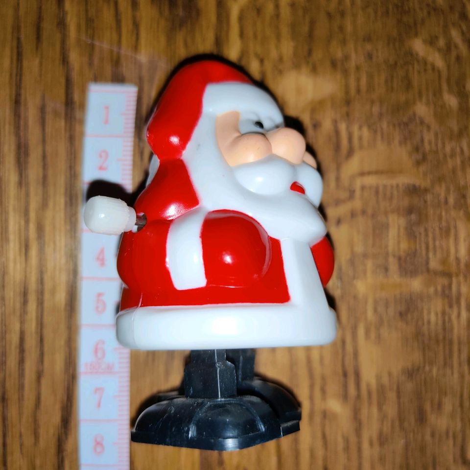 Weihnachtsmann z Aufzi Kunststoff/Plastik läuft Sammler Liebhaber in Groß-Gerau