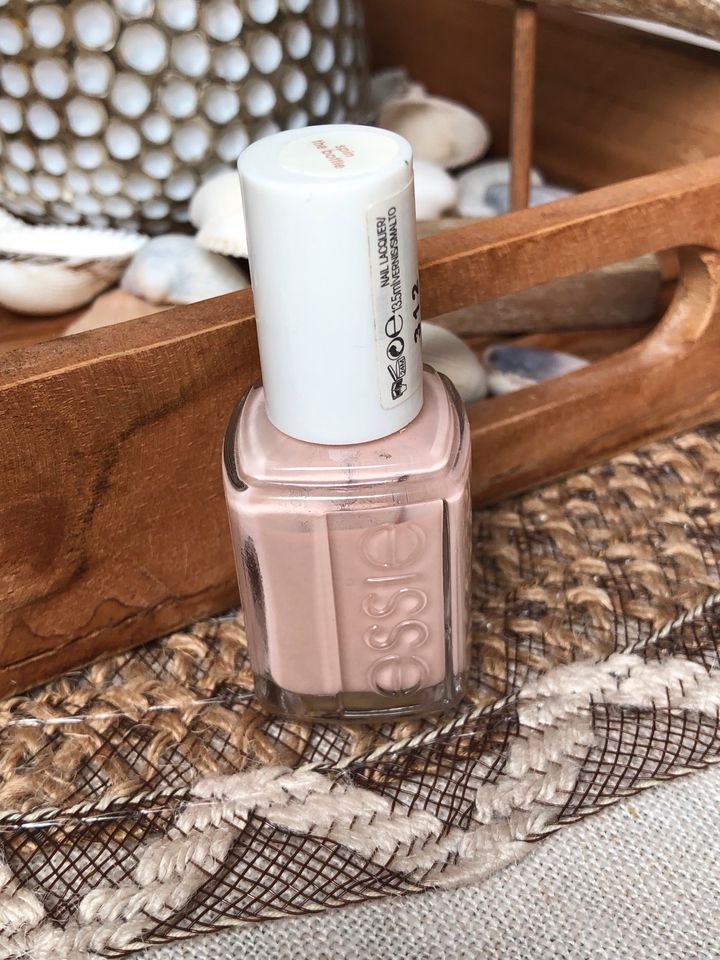 Essie Nagellack Farbe Spin the bottle Nr 312 in Nordrhein-Westfalen -  Eschweiler | eBay Kleinanzeigen ist jetzt Kleinanzeigen | Nagellacke