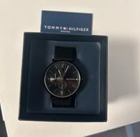Verkaufe Tommy Hilfiger Uhr mit Orginalverpackung Niedersachsen - Wunstorf Vorschau