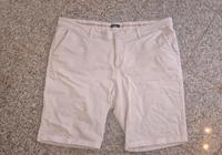 Kurze Jeans Hose gr 48 Nordrhein-Westfalen - Rees Vorschau