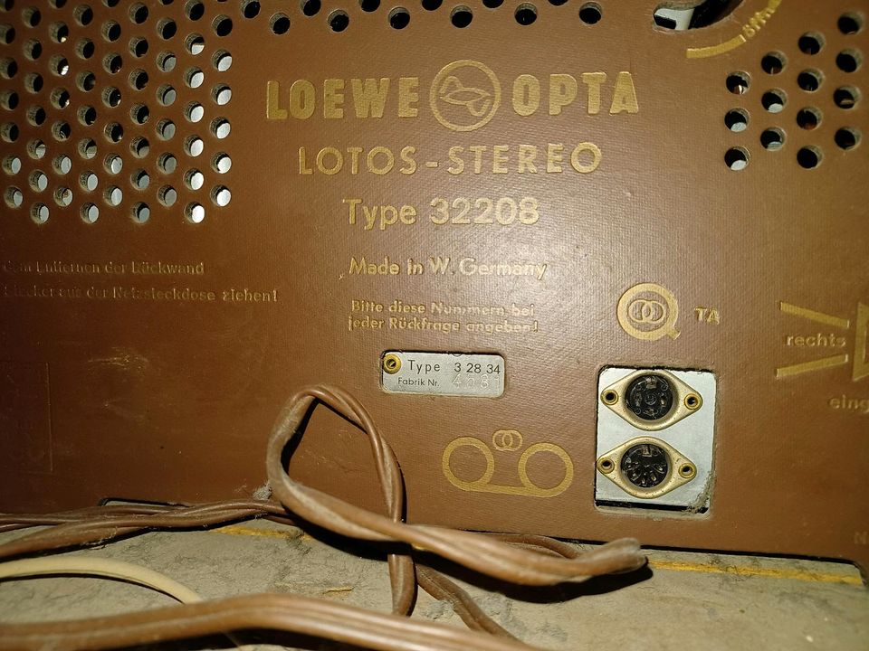 Loewe Opta Musiktruhe Lotos Stereo Type 32208 in Trier