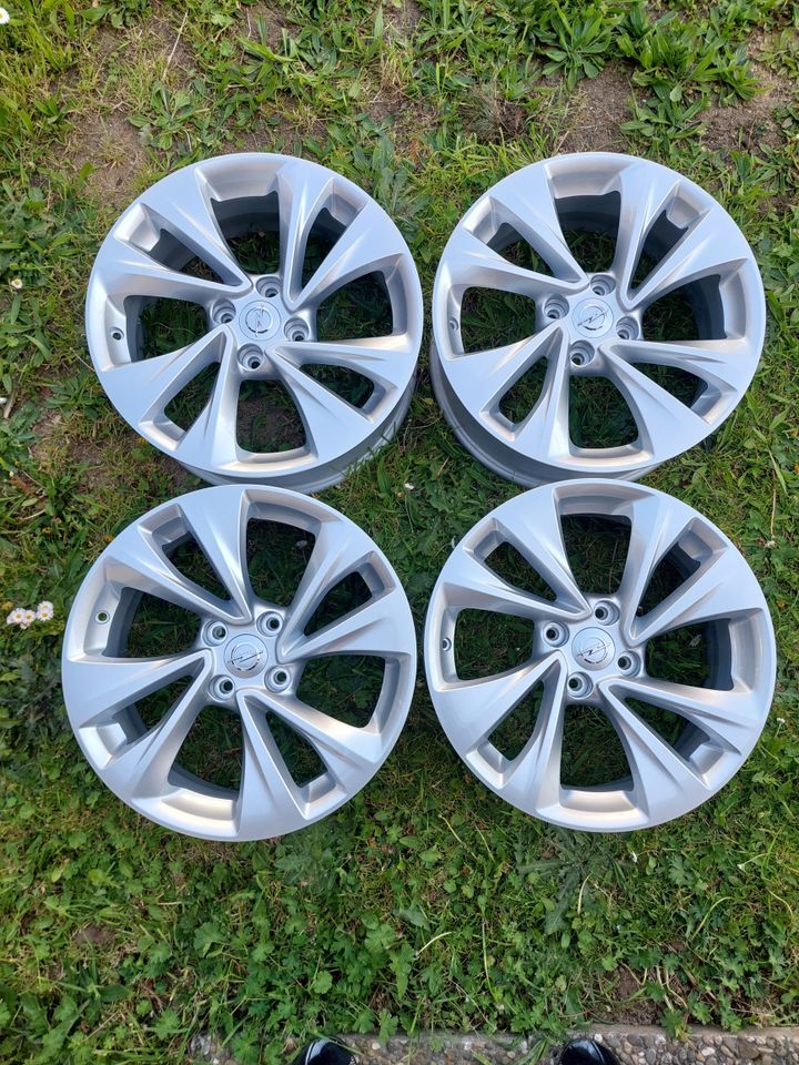 4x Original Opel Crossland X 17" Alufelgen 13475246 4x108 NEU in Leidersbach